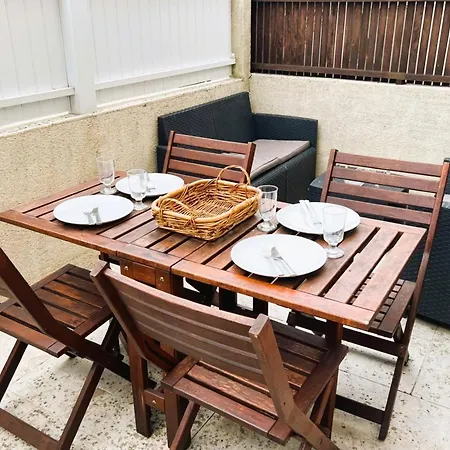 Cosy Town House With Its Beautiful Terrace